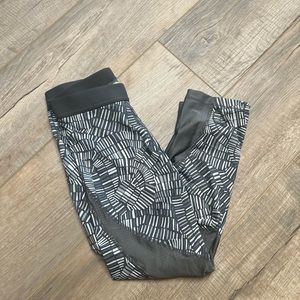 Nike pro capris small